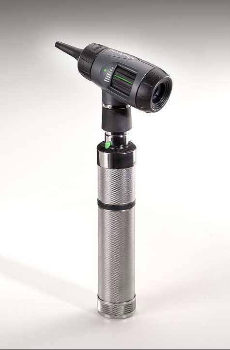MacroView™ Otoscope with 71000 Classic Handle